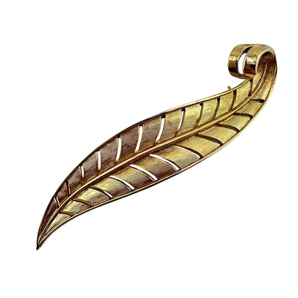 Vintage Crown Trifari MCM Retro 1950s 1960s Leaf Quill Feather Gold Tone Brooch
